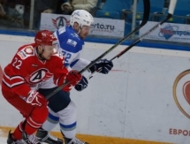 Фоторепортаж с матча КХЛ «Автомобилист» — «Барыс» 3:4