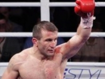 Потенциального соперника Головкина Сондерса требуют принудить к бою