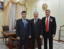 Руководителям столичной федерации бокса вручили государственные награды 