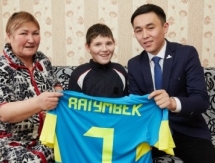 «Астана» собрала средства на лечение 12-летнего Райымбека, пораженного ДЦП