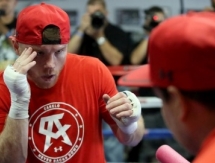 Потенциальный соперник Головкина Альварес вернулся к тренировкам