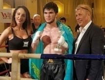 Ахмедов продолжает тренировки в гипсе