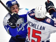 Фоторепортаж с матча КХЛ «Барыс» — «Торпедо» 1:3