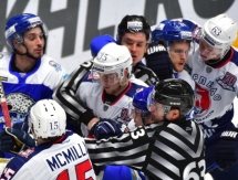 Фоторепортаж с матча КХЛ «Барыс» — «Торпедо» 1:3