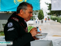 Команда Astana Motorsports традиционно приготовила бешбармак на «Дакаре»