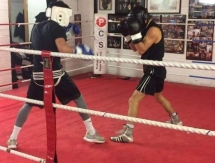 Жакиянов назвал спарринг-партнеров на подготовку к бою с Уорреном