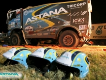 Экипаж Astana Motorsports вытащил конкурентов из феш-феша