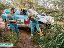 Экипаж Astana Motorsports вытащил конкурентов из феш-феша