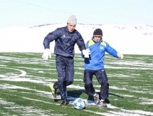 Казахстанские боксеры сыграли в футбол во время УТС