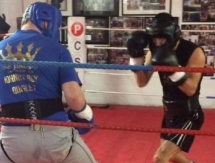 Жакиянов назвал спарринг-партнеров на подготовку к бою с Уорреном