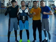 Ербосынулы спаррингует с боксерами «Astana Arlans» в преддверии боя в США