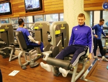 Фоторепортаж с тренировки «Окжетпеса» в тренажерном зале