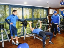 Фоторепортаж с тренировки «Окжетпеса» в тренажерном зале