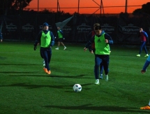 Фоторепортаж с вечерней тренировки «Ордабасы»