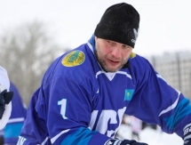 В Астане прошел турнир по хоккею на реке Ишим