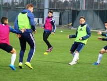 Фоторепортаж с вечерней тренировки «Окжетпеса»