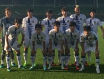 Кореец пытался казаться выше на командном фото перед матчем с «Астаной»
