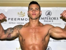 Южноафриканский боксер хочет боя с Шуменовым