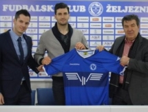Керла подписал контракт с «Железничаром»