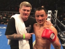 Хаттон рассказал, как Жакиянову удалось победить Уоррена