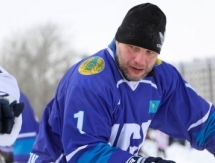 В Астане прошел турнир по хоккею на реке Ишим