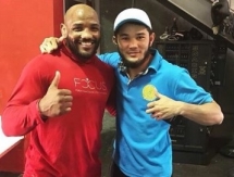 Шарибаев тренируется с топовым бойцом UFC перед боем в США