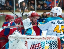 Фоторепортаж с матча ВХЛ «Ижсталь» — «Торпедо» 1:2