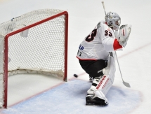 Фоторепортаж с матча плей-офф КХЛ «Барыс» — «Трактор» 2:1