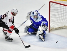 Фоторепортаж с матча плей-офф КХЛ «Барыс» — «Трактор» 2:1