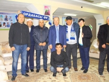 Фоторепортаж со встречи президента, главного тренера и капитана «Ордабасы» с болельщиками