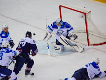 Фото с матча плей-офф КХЛ «Металлург» Магнитогорск — «Барыс» 4:0