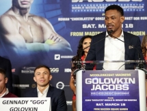 Фоторепортаж с дуэли взглядов финальной пресс-конференции боя Головкин — Джейкобс