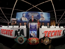 Фоторепортаж с дуэли взглядов финальной пресс-конференции боя Головкин — Джейкобс