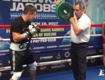 Головкин провел открытую тренировку перед боем с Джейкобсом