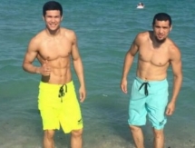 Елеусинов прибыл в Майами для подготовки к дебюту в профессионалах