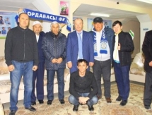 Фоторепортаж со встречи президента, главного тренера и капитана «Ордабасы» с болельщиками