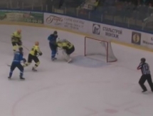 Видеообзор матча плей-офф ВХЛ «Зауралье» — «Сарыарка» 3:1