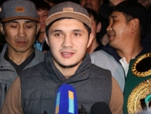 Казахстанские герои канадского вечера бокса прилетели на Родину