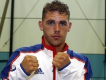 Сондерс шутит насчет задержки контракта на бой с Головкиным