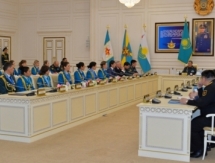 Министр обороны РК встретился с лучшими армейскими спортсменами