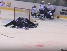 Видео массовой драки матча финала плей-офф ВХЛ «Торпедо» — «Динамо» Балашиха 1:3