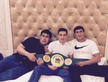 Джукембаев сфотографировался с выигранным поясом