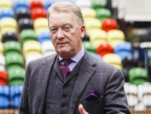 Промоутер Сондерса хочет боев с Головкиным и «Канело»