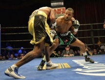 Без Шуменова главный бой вечера продлился всего полторы минуты