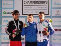 Фоторепортаж с награждения призеров чемпионата Азии-2017 Альжанова и Левита