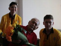 Воспитанники Академии «Кайрата» поздравили Тимура Сегизбаева