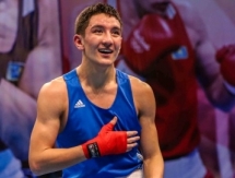 Курметов отправил в нокдаун соперника на чемпионате Азии-2017