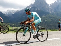 Сотая в истории «Джиро д’Италия» стартовала с минуты молчания в память о Скарпони