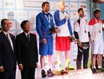 Фоторепортаж с награждения призеров чемпионата Азии-2017 Альжанова и Левита