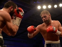 Промоутер Сондерса пугает им Головкина